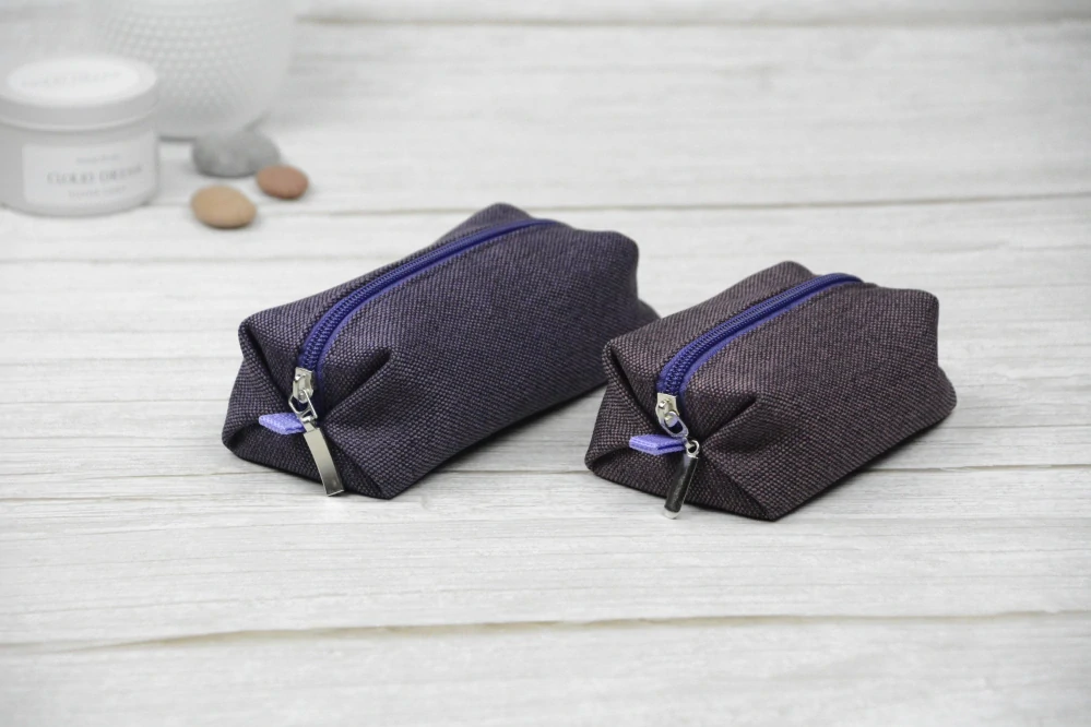 Kosmetická taštička do kabelky velká tmavě fialová