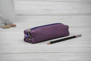 Penál mini světle fialový s tmavým zipem