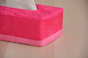 Box na kapesníky růžový se světlým lemem