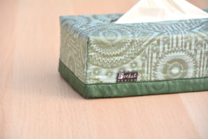Box na kapesníky zelený s tmavým lemem