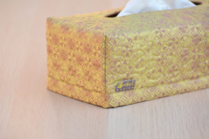 Box na kapesníky v lehce olivové s hnědou