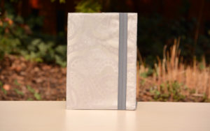 Obal na diář, knihu šedý s ornamenty