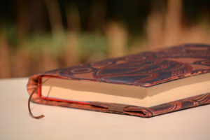 Obal na diář, knihu čokoládový se vzorem